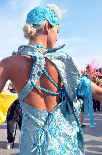 Bunte Parade zur Eröffnung des Maschseefestes