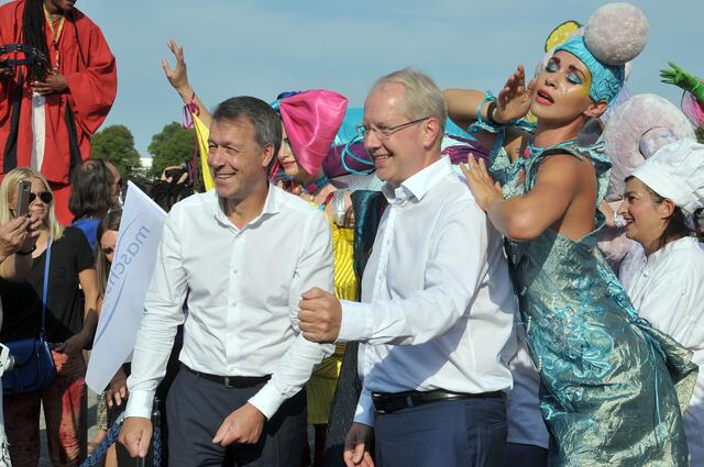 Oberbürgermeister Stefan Schostok und Hans Christian Nolte, Chef der Hannover Marketing und Tourismus-GmbH, eröffnen das Maschseefest 2018.