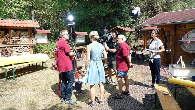 Der Nebraer "Bienenlehrgarten" live im MDR,heute von 14-17:00 Uhr !