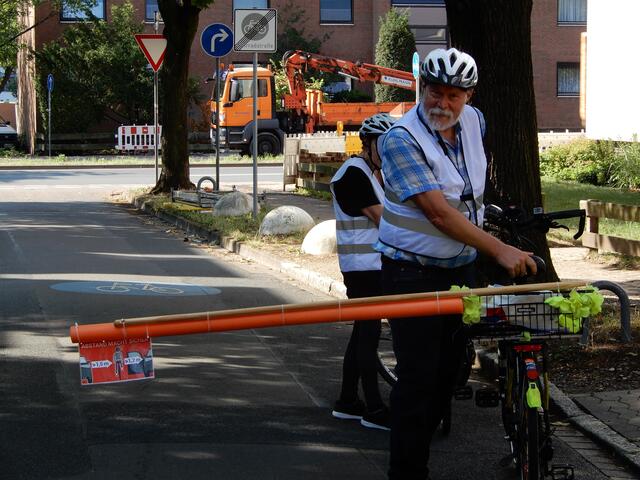 Bild gestellt: Nur zu Demonstationszwecken. Es wurde NICHT mit dem Fahrrad gefahren.