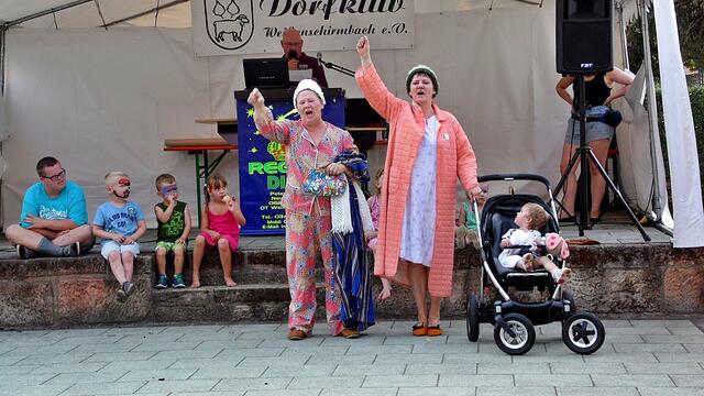 Eine bemerkenswerte "DDR-Modenschau" zum Dorffest in Weißenschirmbach am 4.8.2018 !