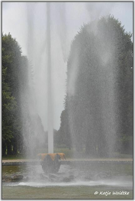 Die Große Fontäne in den Herrenhäuser Gärten kann bei Windstille bis zu 72 Meter hoch springen (Foto: Katja Woidtke)