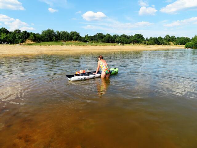 Schon wurde das Stehpaddelboard ins Wasser gelassen,die Freude war groß.
