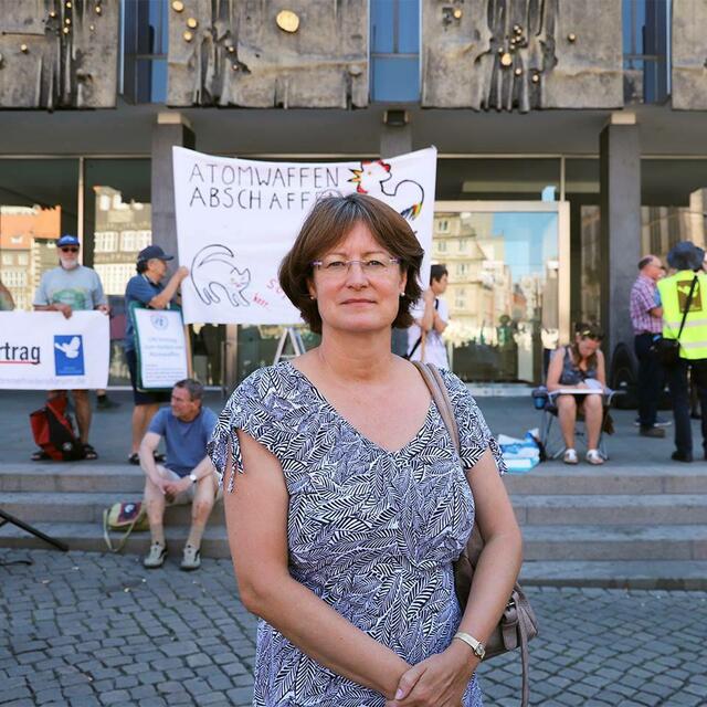 Auch die stellvertretende Vorsitzende der SPD-Bürgerschaftsfraktion, Antje Grotheer, nahm an der Mahnwache teil.