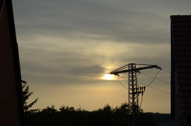 8. Aug. '18; 20:06h - der Dunst verzieht sich langsam