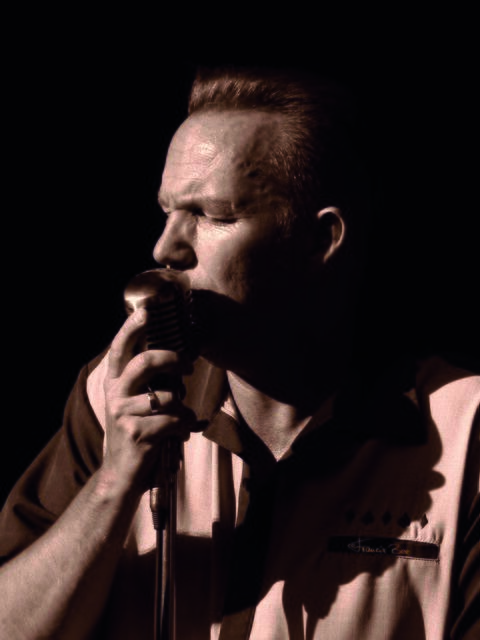 Rock´n Roller "Razzle Dazzle", der Lead-Sänger Torsten Wilharm