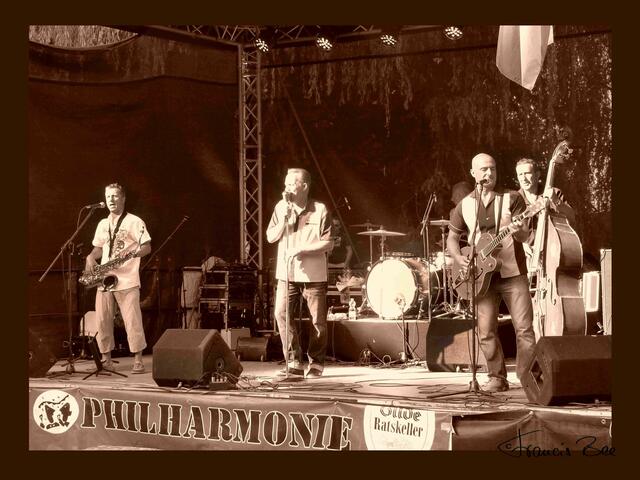 Rock´n Roller "Razzle Dazzle": Jens Rudorf (Drums),
Ulf Bertelmann (Guitar, Background Vocals),
Torsten Wilharm (Lead Vocals),
Wolfgang Bode (Bass),
Thomas Knapp (Sax, Background Vocals), 
Arne Schmidt (Keyboard, Background Vocals)