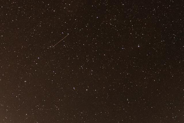Die meisten Sternschnuppen wurden vom Fotografen erst zuhause bei der Fotovergrößerung am Bildschirm entdeckt!
