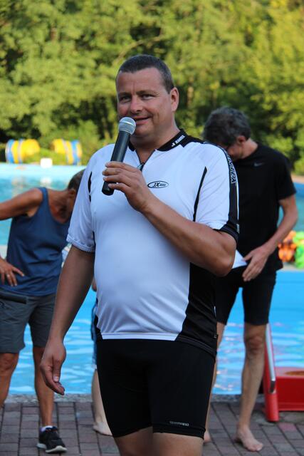 ... und Thomas John, ebenfalls Vorsitzender, leitet über zur Jux-Olympiade.