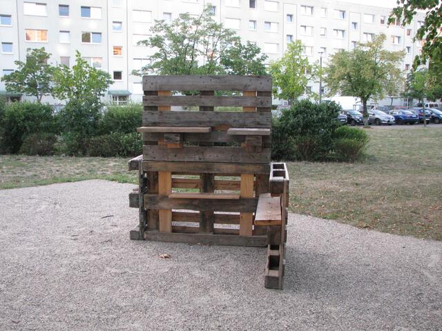 Gehört zu von der Stadt geförderten Garten Lounge