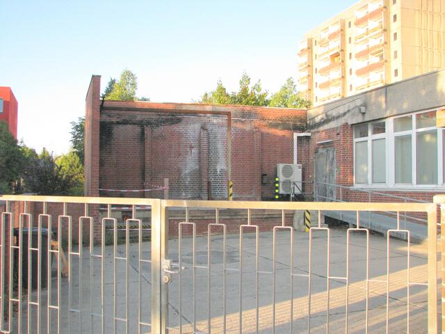 Deutsche Post Nach dem Brand lohnt sich wohl die Instandhaltung wohl nicht mehr für diesen Stadtteil.