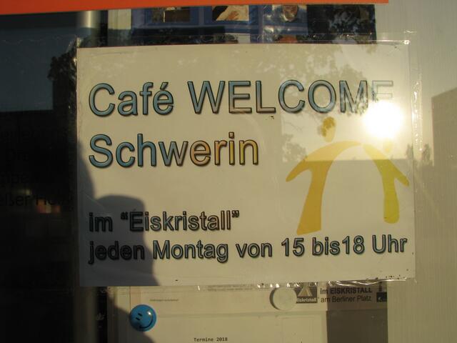 Förderung 2017 (100 € Pauschale ) bekam über die Flüchtlingshilfe Schwerin e.V. für Welcome Cafès in Schwerin bitte festhalten (!) 14 600 €