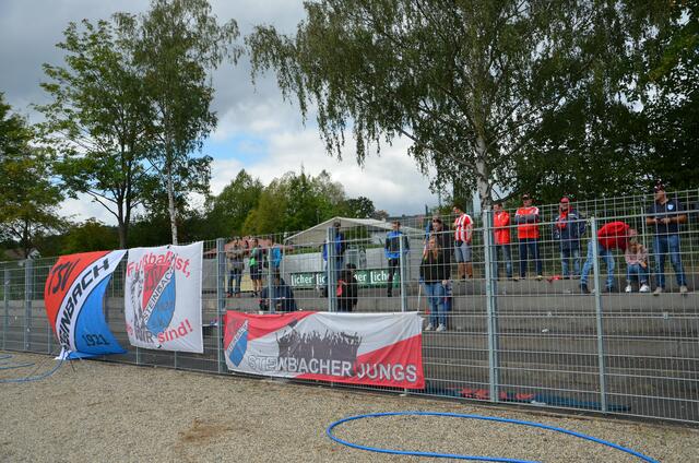 Die mitgereisten Fans des TSV Steinbach