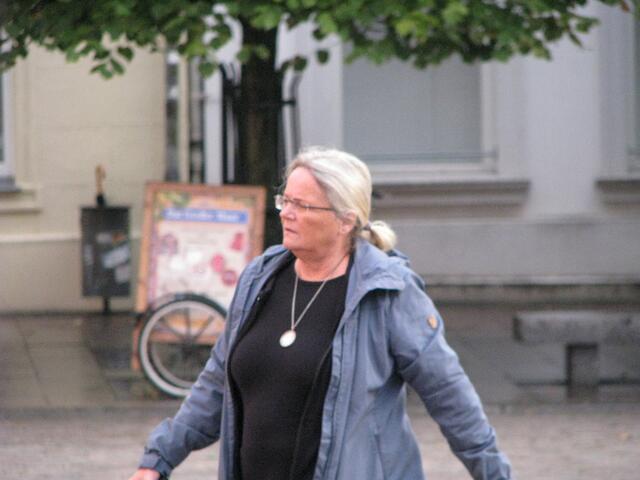 Frau Seemann-Katz muss erstmal schauen wie viel Tote es schon gegeben hat....