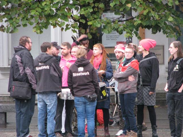 Streetwork !! Gehirnforschung: 80% der Menschen können besorgniserregende Meldungen überhaupt nicht verarbeiten. Sieht man!