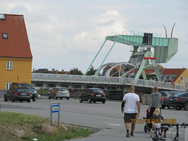 ...und immer wieder Brücken aller Art...