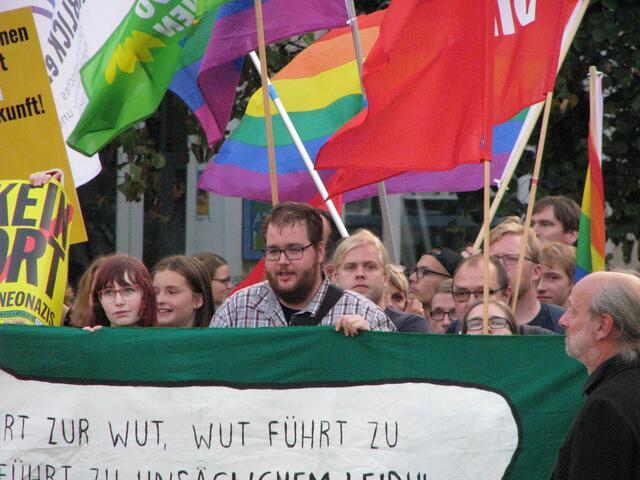 Marco Rauch frisches Mitglied im Ortsbeirat Neu Zippendorf. Sollte sich einmal die Müllbilder des Beitrages ansehen.