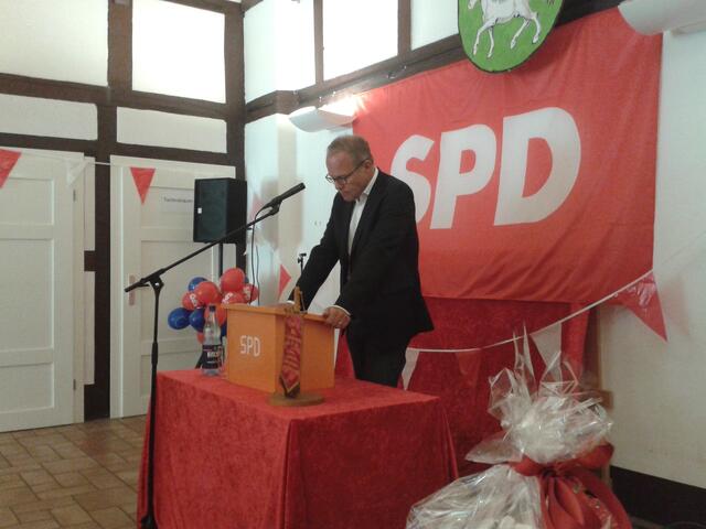Dr. MAtthias Miersch (SPD-MdB) hält die Laudatio
