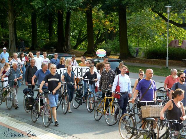 Vorbei am Landesmuseum, Will-Brandt-Allee