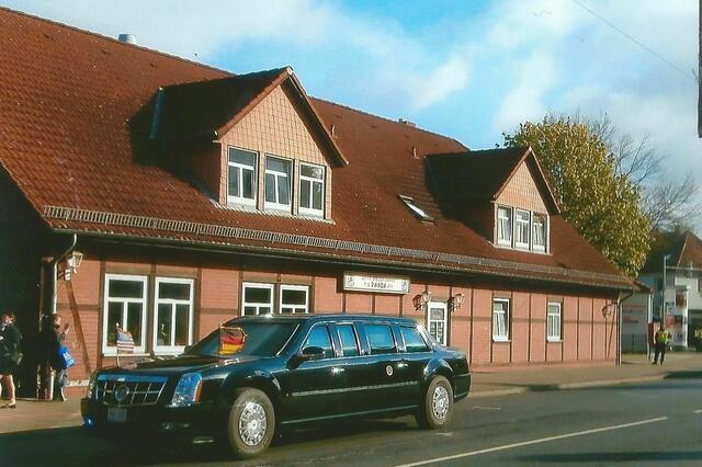 Neubau Wedemeyerhaus. Bitte Fotos vergleichen, um feststellen zu können was sich alles verändert hat. Übrigens: Im Vordergrund ist "Das Beast" zu sehen.