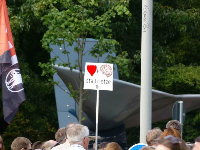 Anti-Pegida-Zug vom Maschsee zur Aegidienkirche