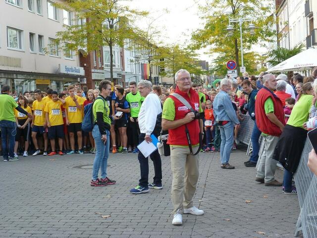 Startaufstellung 2 km Lauf.