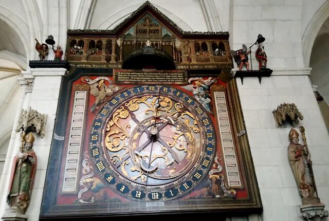 Die berühmte astronomische Uhr im Dom zu Münster
