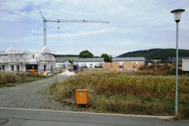 Steinfeldstraße in Battenfeld: Zwei Neubauten am Georg-Traute-Ring.