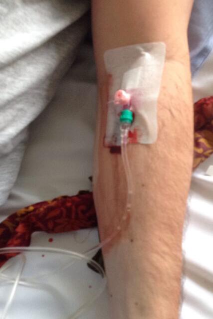 Notarzt und Krankenhaus am Tag danach. Verdacht auf Blutvergiftung ..
https://www.facebook.com/notes/max-bryan/brief-an-meine-freunde/1805817842769456/