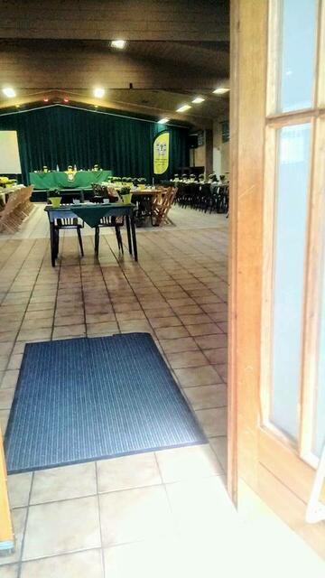 Hereinspaziert in das Reich der "Blutenden Herzen" , vielleicht ist Frau Ohlert auch da.   Schützenhaus Holweide