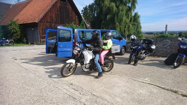 Ausflug zum Hertle Hof mit den Bikern des MTC und den Kids der Villa Kunterbunt
