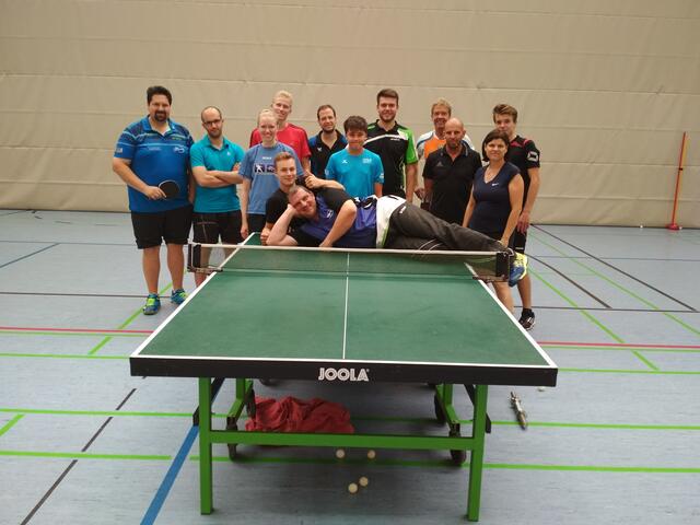 Das Tischtennis-Trainingslager in der eigenen Halle.