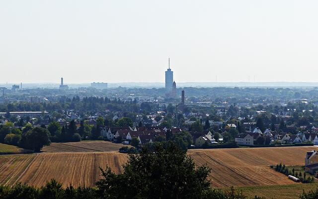 Blick auf den Hotelturm von Augsburg