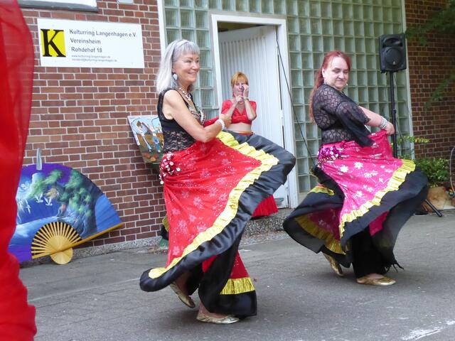 Duo Shimasira mit einem temperamentvollen Sambatanz