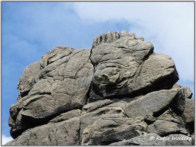 In den Felsen der Externsteine lassen sich mit Fantasie verschiedene Figuren erkennen (Foto: Katja Woidtke)