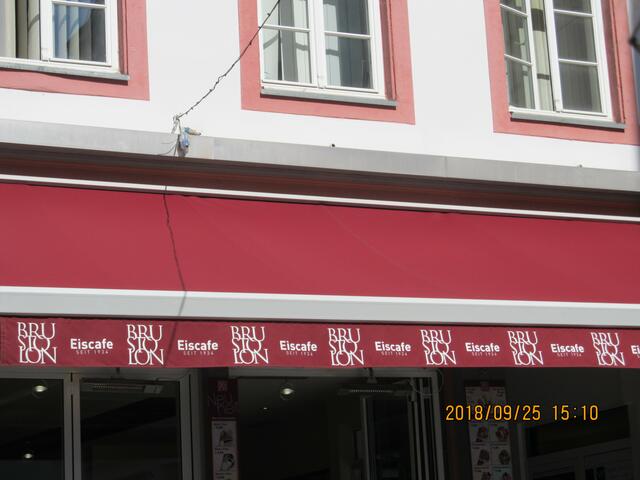 Eisdiele in der Altstadt von Koblenz mit selbstgemachtem Eis