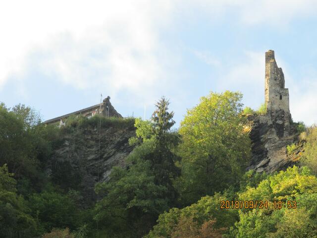 von einer Burg (Ruine) zur anderen....