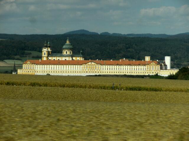 Ein letzter Blick auf den Stift Melk bei der Heimreise