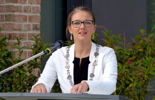Bürgermeisterin Ramona Schumann spricht über die Meinungsfreiheit in unserer Demokratie.