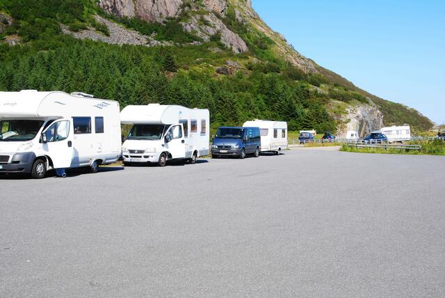 Rast auf einem kleinen Parkplatz mit sehr schöner Aussicht
