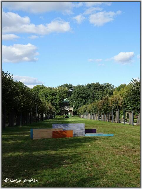 Doris Hahlweg "Die Farbe als
florale Essenz" - FLORALE im Berggarten Herrenhausen (Foto: Katja Woidtke)