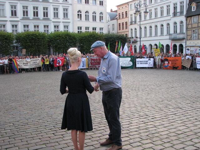Petra Federau und Heiko Lietz auf dem Markt