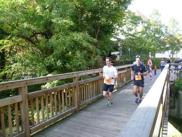 Brücke über die Aue.