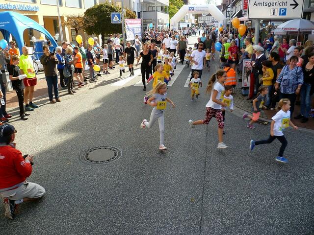 Burgdorfer Spargel-Lauf 2018 – Kinderlauf: 1. Runde.