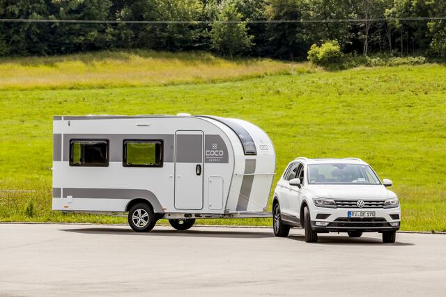 Das Gespannfahren mit dem Coco soll auch für Caravan-Einsteiger kein Problem sein. | Foto: © Dethleffs /TRDmobil