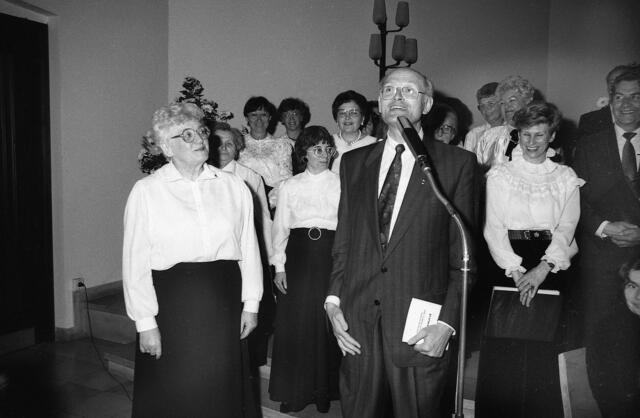 Oberbürgermeister Herbert Schmalstieg beim Festkonzert der Chorgemeinschaft Hannover-Wülfel zum 100. Vereinsgeburtstag.