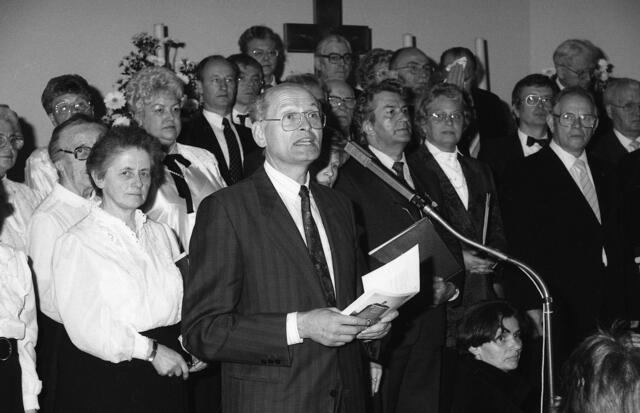 Oberbürgermeister Herbert Schmalstieg beim Festkonzert der Chorgemeinschaft Hannover-Wülfel zum 100. Vereinsgeburtstag.