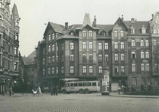 Lichtenbergplatz, um 1930. Halblinks mündet die Gartenallee ein.
