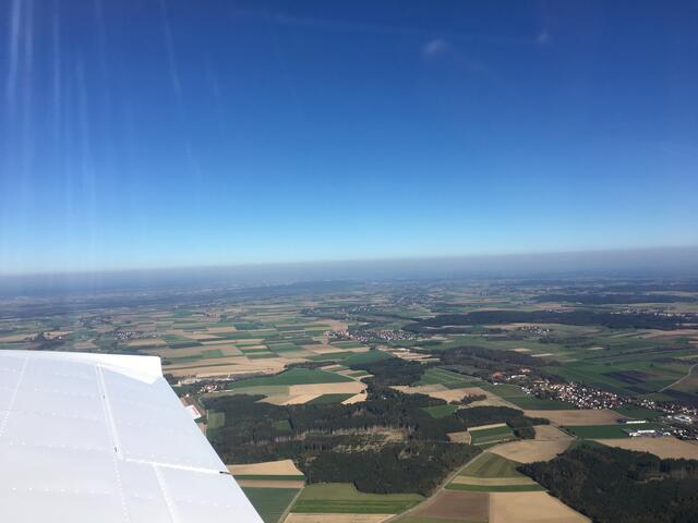 Blick aus dem Flieger. | Foto: Niclas Bader