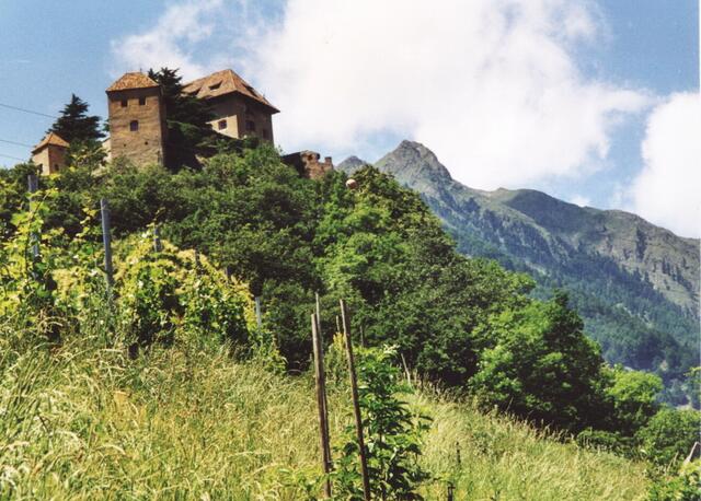 Gleich am Eingang des Schnalstales liegt Schloss Juval. Auch diese Burg von Reinhold Messner, auf der er nur zeitweise wohnt, ist mit ihrem Messner-Mountain-Museum ein attraktives Ausflugsziel. (Dieses, und die beiden nächsten Bilder, stammen aus einem früheren Jahr.)